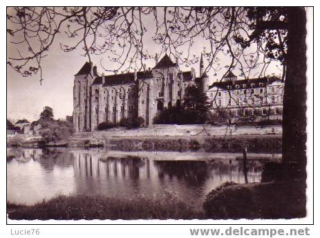 SOLESMES  -   L´abbaye SAINT PIERRE   -    N°  20 A - Solesmes