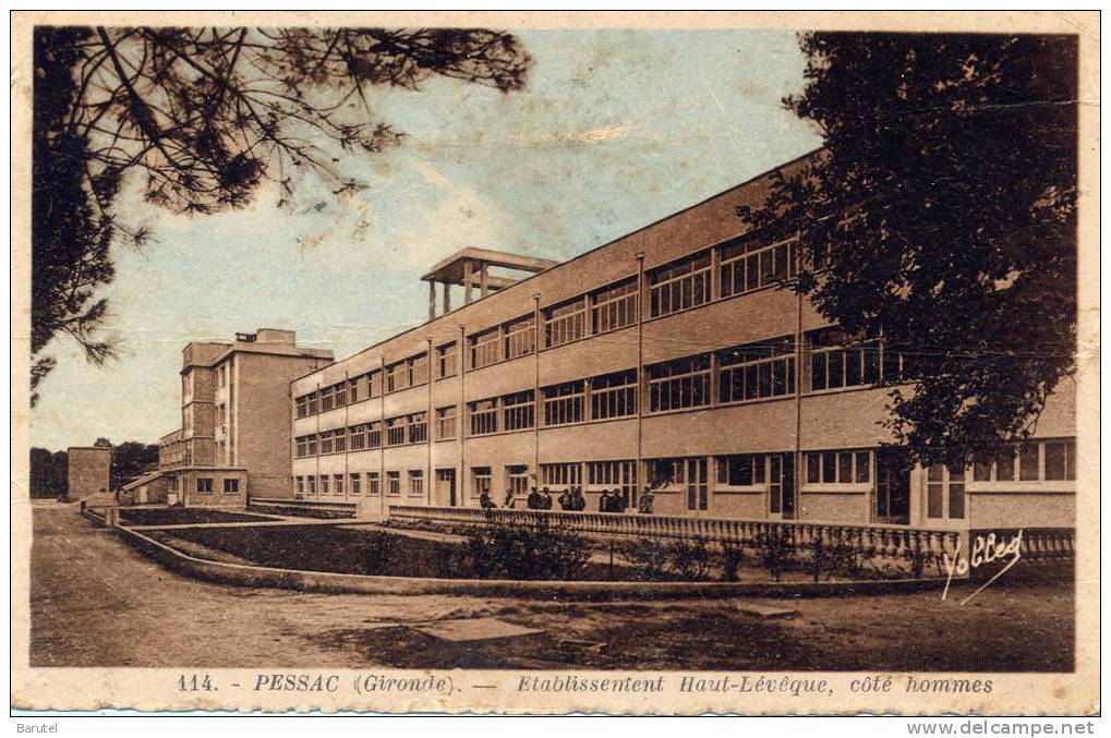 PESSAC - Etablissement Haut-Lévêque, Côté Hommes - Pessac