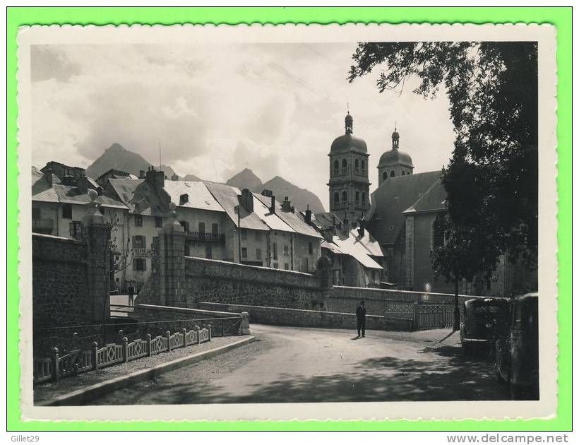 BRIANCON (05) - LES REMPARTS ET LA CATHÉDRALE - ANIMÉE - ÉDITION AJAX - - Briancon