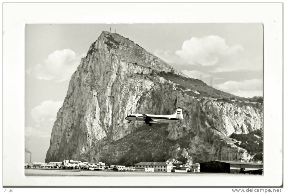 CPSM--Royaume-Uni >  Gibraltar ---VISCOUNT TAKING OFF AT GIBRALTAR---AVION - Gibilterra