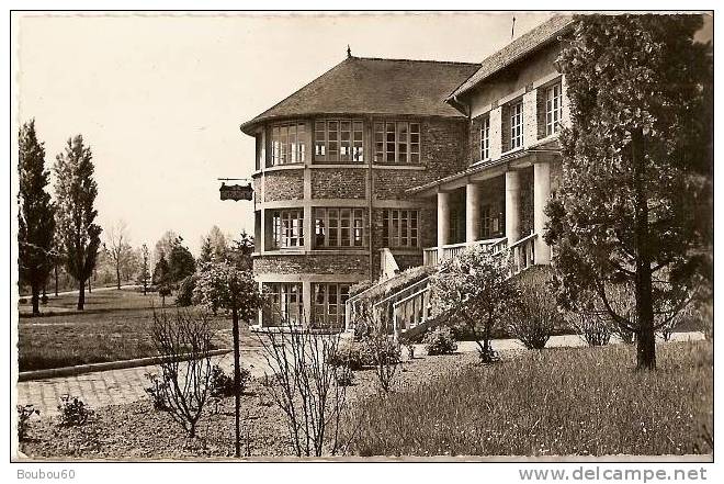 MONTDIDIER - Colonie De Vacances De La S.N.C.F. "Les Trois Doms" - Le Belvédère - Montdidier