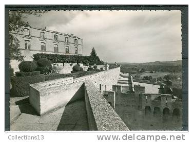 VAUCLUSE - Ansouis - Château - Façade Principale - Ansouis