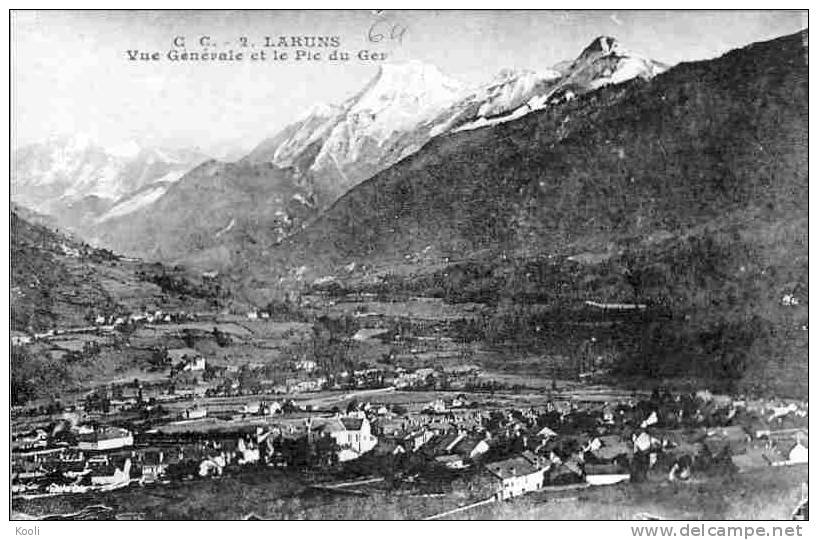 64Z83-DIV-6- LARUNS -- Vue Générale - Laruns