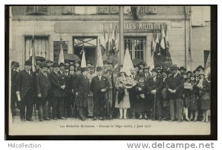54 MAXEVILLE Les Médaillés Militaires Devant Le Siège Social, 7 Juin 1917 - Maxeville