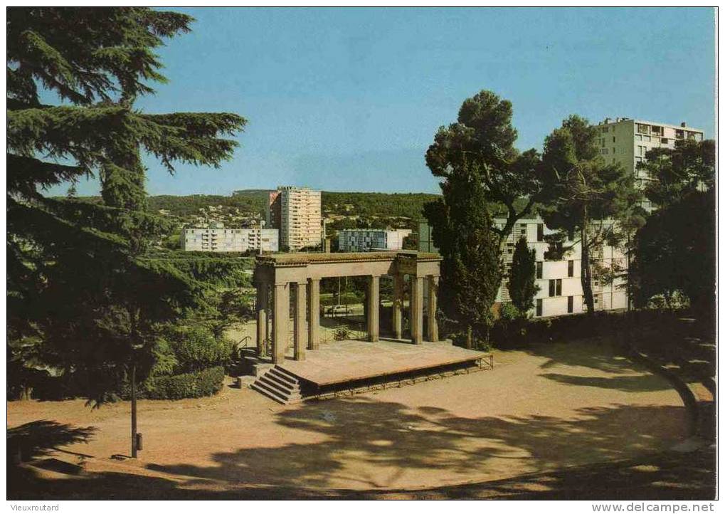 CPSM.  BAGNOLS SUR CEZE.  LE THEATRE DE LA NATURE DU MONT COTTON. DATEE 1985. - Bagnols-sur-Cèze