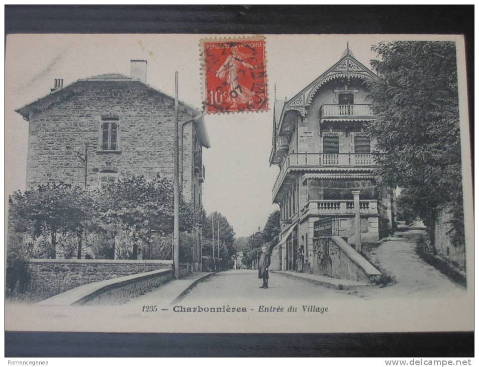 CHARBONNIERES-les-BAINS - Entrée Du Village - Animée - Parfait Etat - Charbonniere Les Bains