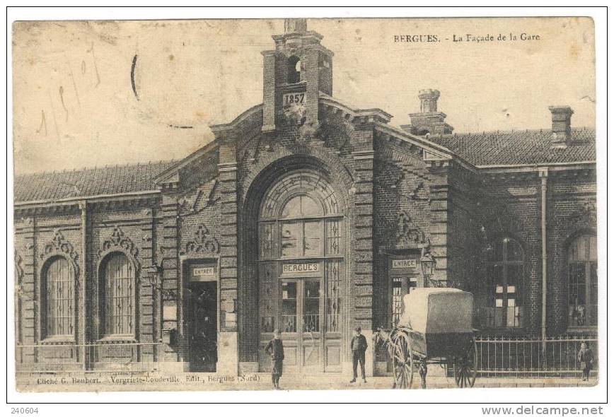 BERGUES  --  La Façade De La Gare - Bergues