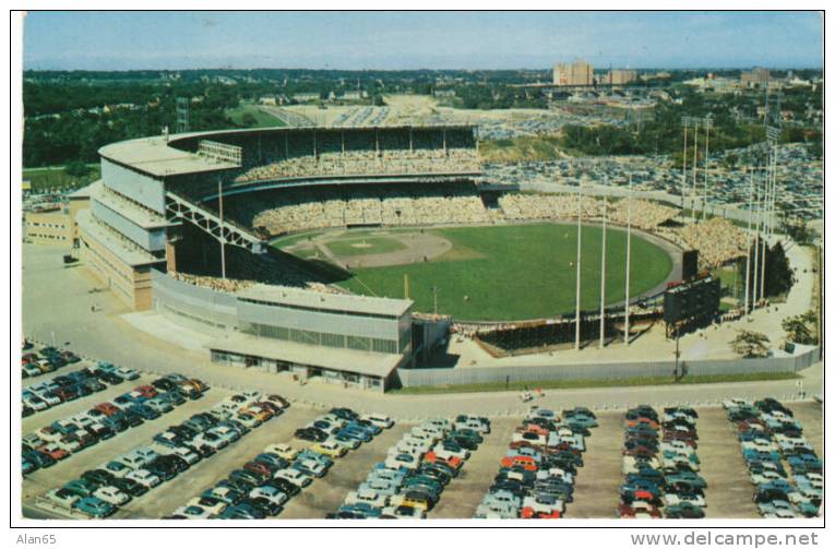 Milwaukee County Stadium, Milwaukee Braves Baseball Team Vintage Postcard - Honkbal