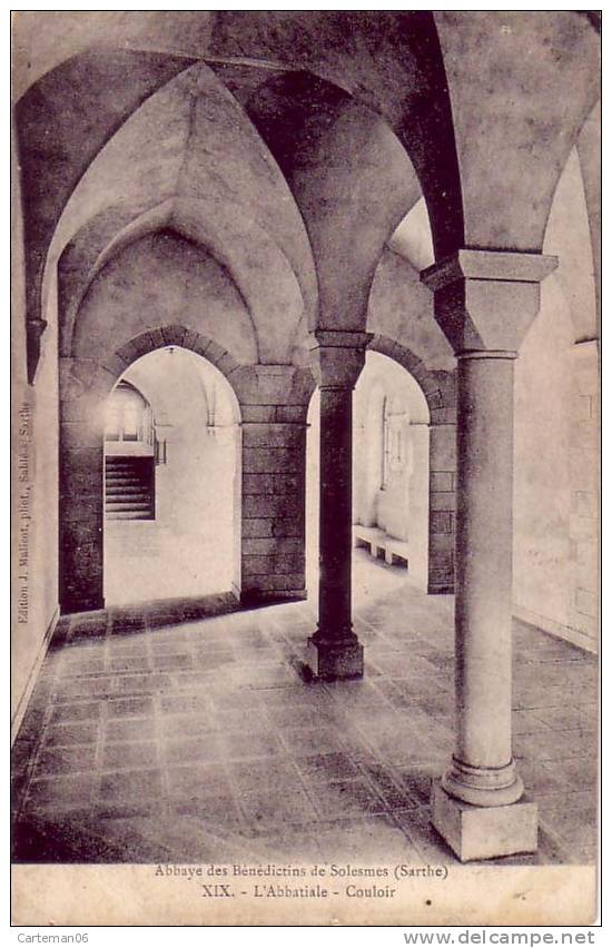 72 - Solesmes - Abbaye Des Bénédictins - L'Abbatiale - Couloir - Solesmes