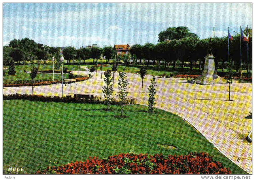 Carte Postale 60. Pont-Sainte-Maxence  Jardins De Lattre De Tassigny Trés Beau Plan - Pont Sainte Maxence