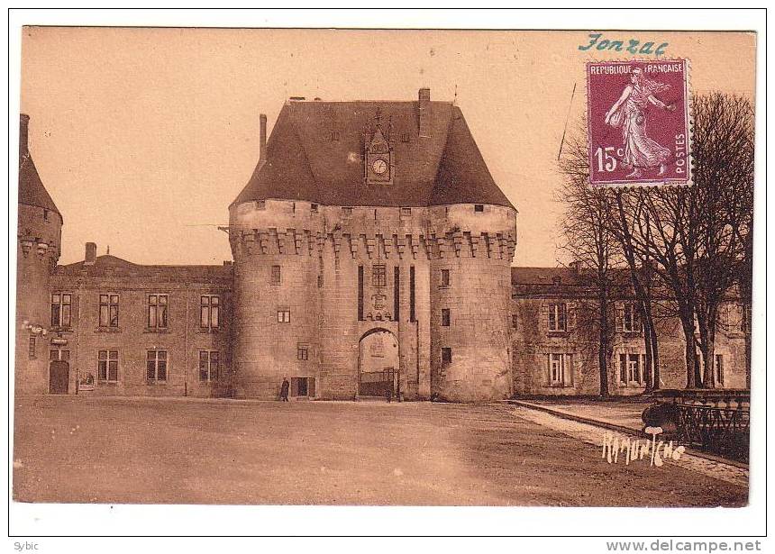 Château De JONZAC - Jonzac