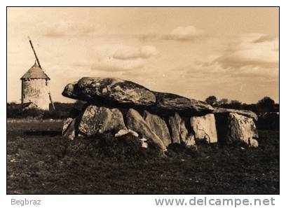 ST LYPHARD       DOLMEN DE KERBOURG    MOULIN - Saint-Lyphard