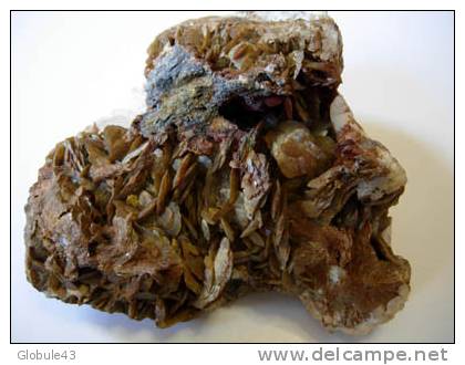 SIDERITE QUARTZ ET DOLOMIE MINE DE LA MURE  38  FRANCE - Minéraux