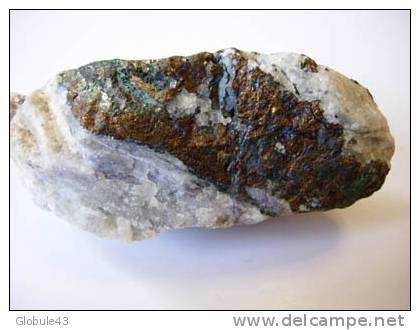 CHALCOPYRITE DANS FLUORINE  13 X 6 Cm   Mine Du BURC  81   FRANCE - Minéraux
