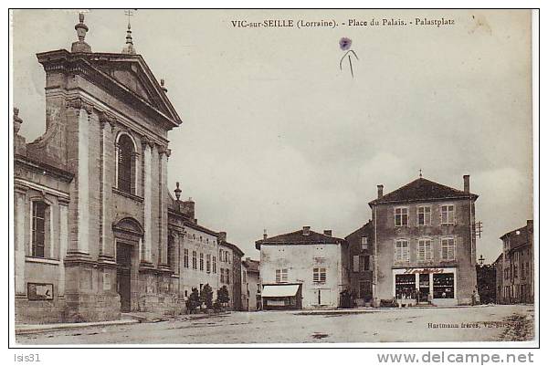 Dép 57 - V430 - Vic Sur Seille - Place Du Palais - Palastplatz - état - Vic Sur Seille