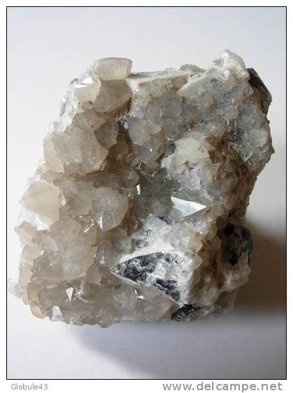 FLUORINE BLEUE SUR QUARTZ ENFUME MARSANGES 43 FRANCE - Minéraux