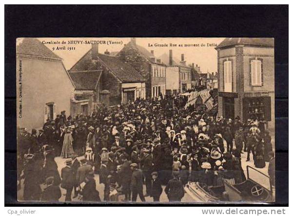 89 NEUVY SAUTOUR Cavalcade 09-04-1911, Grande Rue Au Moment Du Défilé, Très Animée, Carnaval, Ed Quantin, 191? - Neuvy Sautour