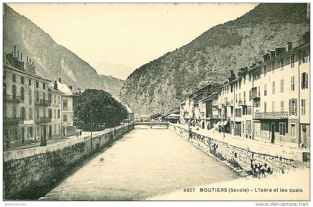 73    MOUTIERS   L'ISERE ET LES QUAIS      N° 2158 - Moutiers