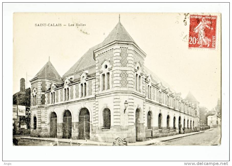 CPA---72----Saint Calais ----LES HALLES - Saint Calais