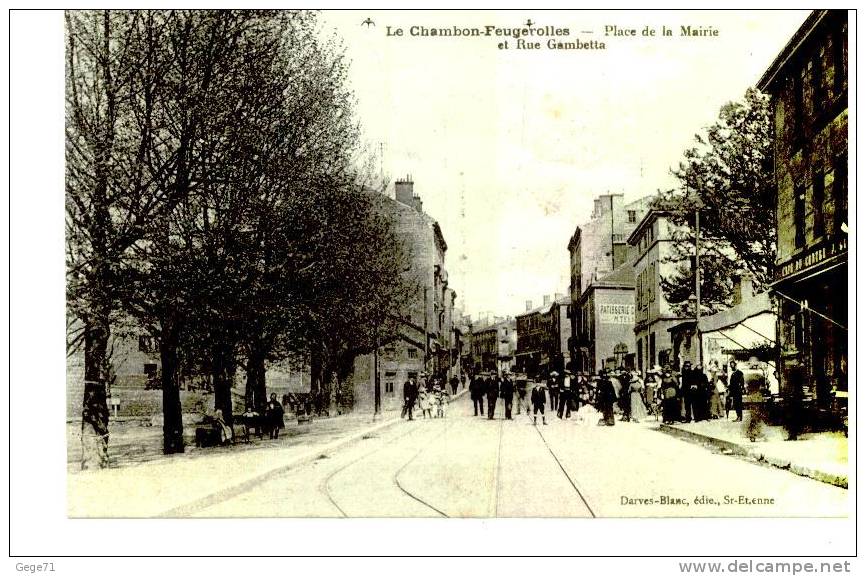 Le Chambon Fougerolles - Place De La Mairie Et Rue Gambetta - Le Chambon Feugerolles