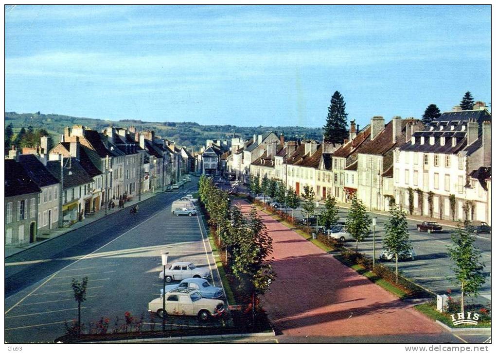 CPM - Saint Yrieix La Perche (87) - Place De La Nation - Saint Yrieix La Perche