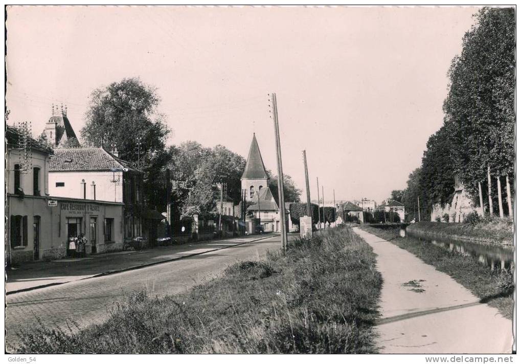 CLAYE-SOUILLY (Seine-et-Marne) Avenue Aristide Briand. Promenade, Long Du Canal. CPSM Dentelée Grand Format écrite 1949 - Claye Souilly