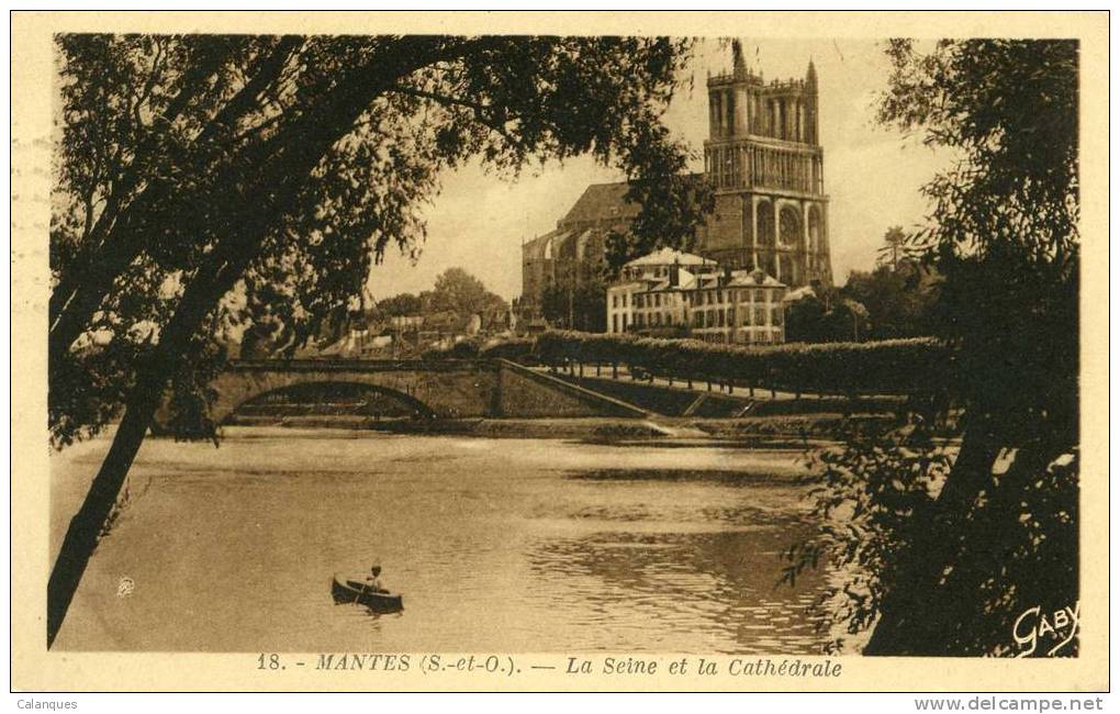 CPSM Mantes - La Seine Et La Cathédrale - Mantes La Ville