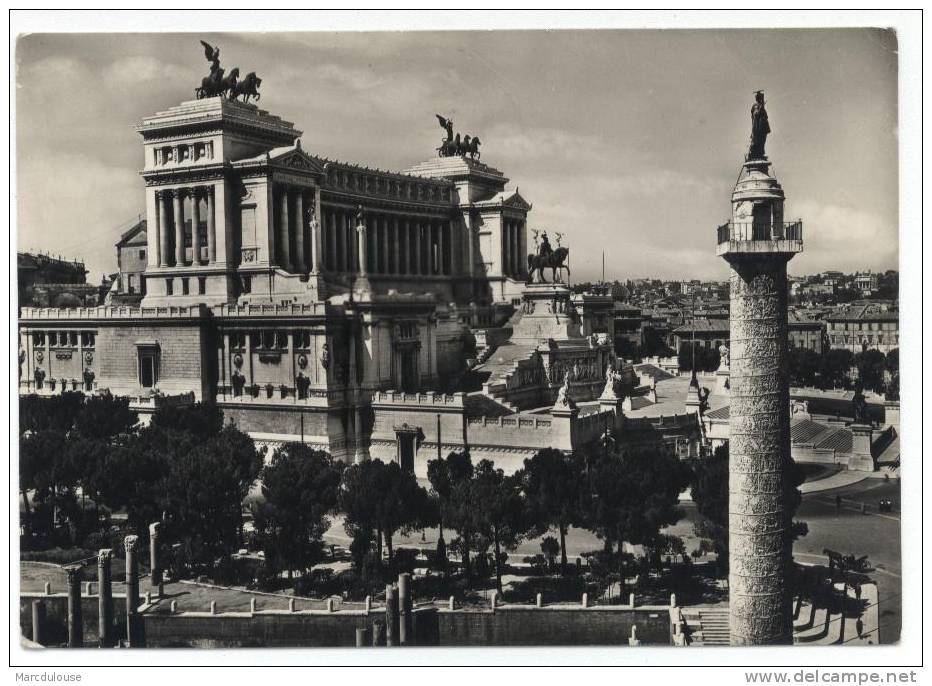 Roma. Rome. Colonna Traiana Ed Altare Della Patria. Trajan Column, Altar Fatherland. Colonne Trajan, Autel De La Patrie. - Altare Della Patria