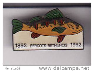 Pin´s BETHUNE LES PERCOTS BETHUNOIS  1892 - 1992 ( Dép 62 ) - Villes