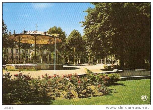 Z290 - CPM  De MAZAMET, Le Jardin Public. - Mazamet