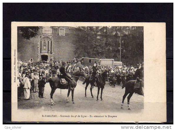 89 ST FARGEAU Souvenir Du 4è Régiment De Ligne, En Attendant Le Drapeau, Très Animée, Ed Millet, Dos 1900 - Saint Fargeau