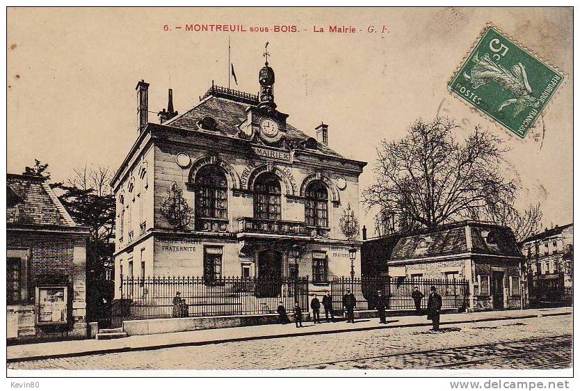 93 MONTREUIL SOUS BOIS La Mairie Cpa Animée - Montreuil