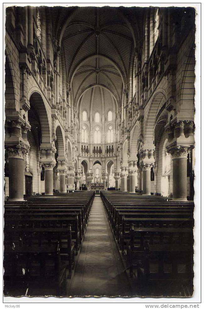 Aizenay--Intérieur De L´église ,cpsm  Pt Format   éd Chapeau - Aizenay