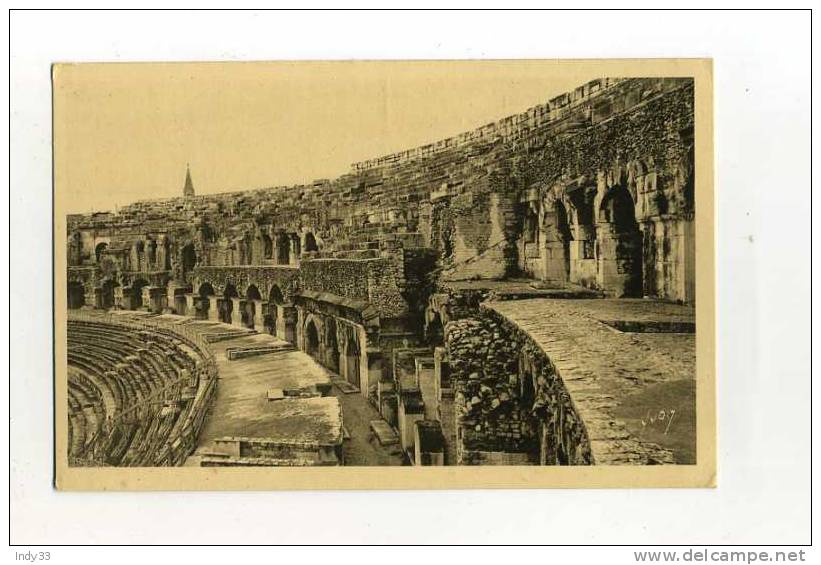 - FRANCE 30 . NIMES . INTERIEUR  DES ARENES . GALERIES ET GRADINS . - Antiquité