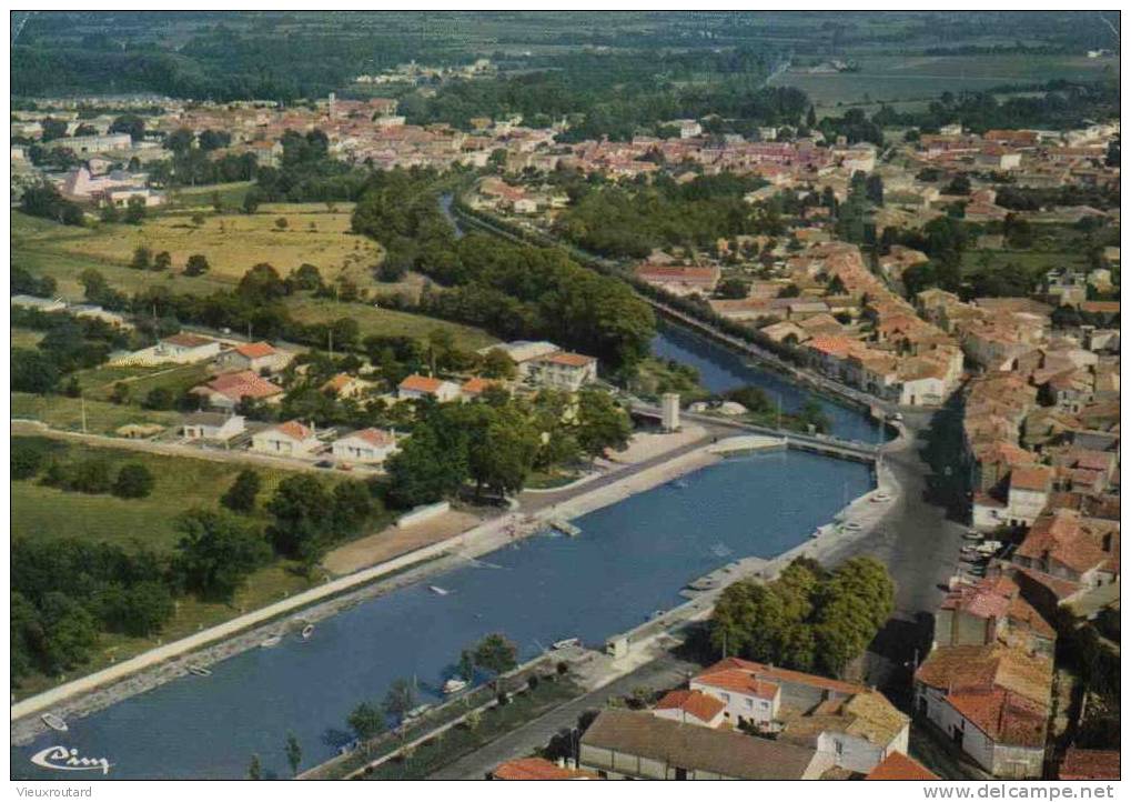 CPSM.  SAUJON. VUE AERIENNE. DATEE 1979. - Saujon