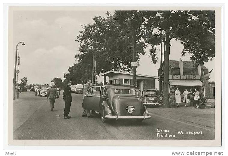 Photo FRITURE Frituur Belle Voiture Et Animation FRONTIERE GRENS Env. 1946 - Wuustwezel