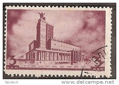 RUSSIA -  1937 Concert Hall. Scott 597. Used - Used Stamps