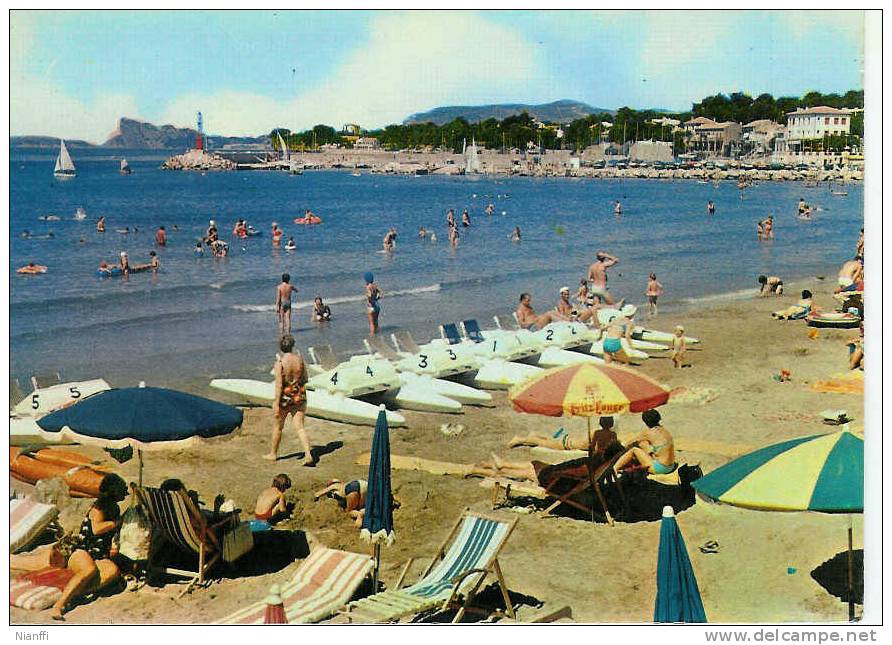 Saint Cyr Les Lecques -Perspective Sur Le Port Et Son Phare - Saint-Cyr-sur-Mer