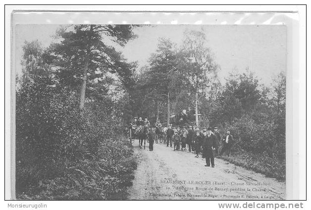 27 ) BEAUMONT LE ROGER, Chasse St Hubert, Ancienne Route De Bernay Pendant La Chasse, ANIMEE, Ed Marie - Beaumont-le-Roger