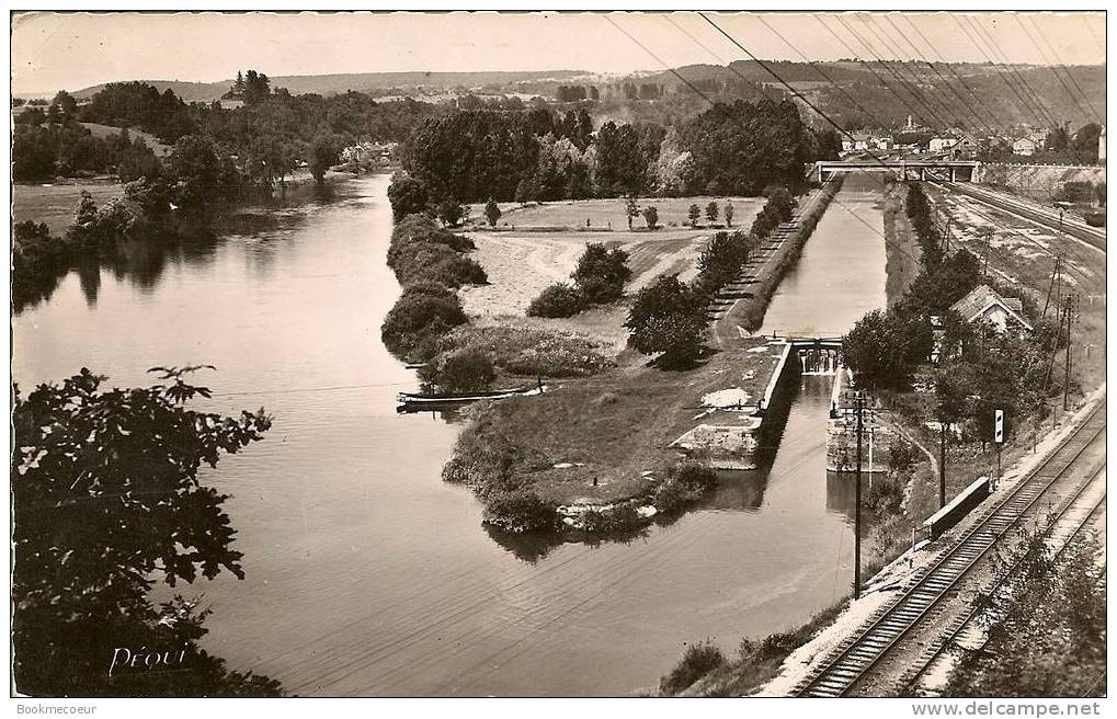 25  L'ISLE SUR LE DOUBS  LE DOUBS ET LE CANAL     N° 2293 - Isle Sur Le Doubs