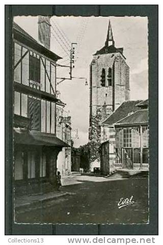 LOIRET - Beaugency - Place Du Marché Et Clocher Saint Firmin - Beaugency