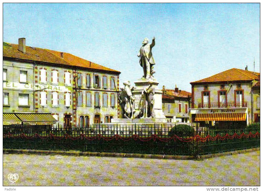 Carte Postale 81.  Carmaux   Hotel Central  Et L'Agri Moderne   Statue Du Grand Tribun Place Jean-Jaurès Trés Beau Plan - Carmaux