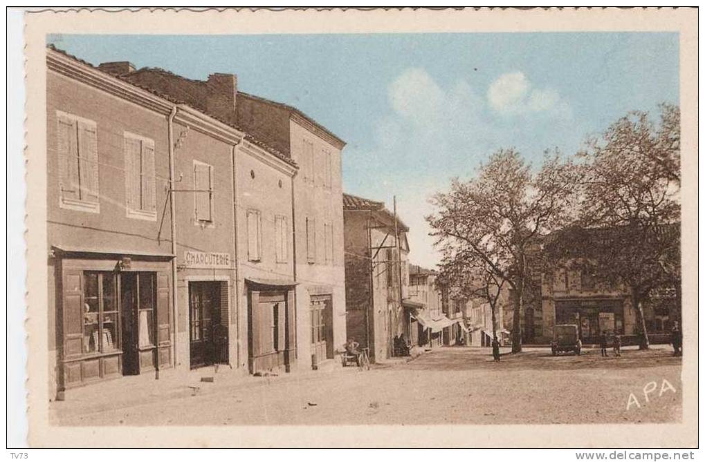 CpE2690 - MONTCLAR De QUERCY - Place Du Marché - (82 - Tarn Et Garonne) - Montclar De Quercy