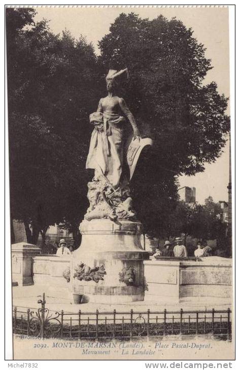 Mont De Marsan Place Pascal Duprat Monument La Landaise - Mont De Marsan