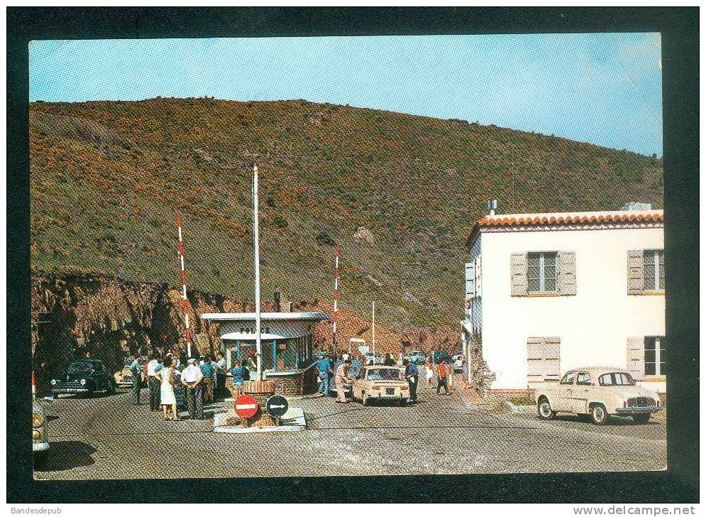 CPSM - Espagne - Port Bou - Frontera Franco Espanola - Frontière France Espagne (douanier Automobile Renault Dauphine R8 - Aduana