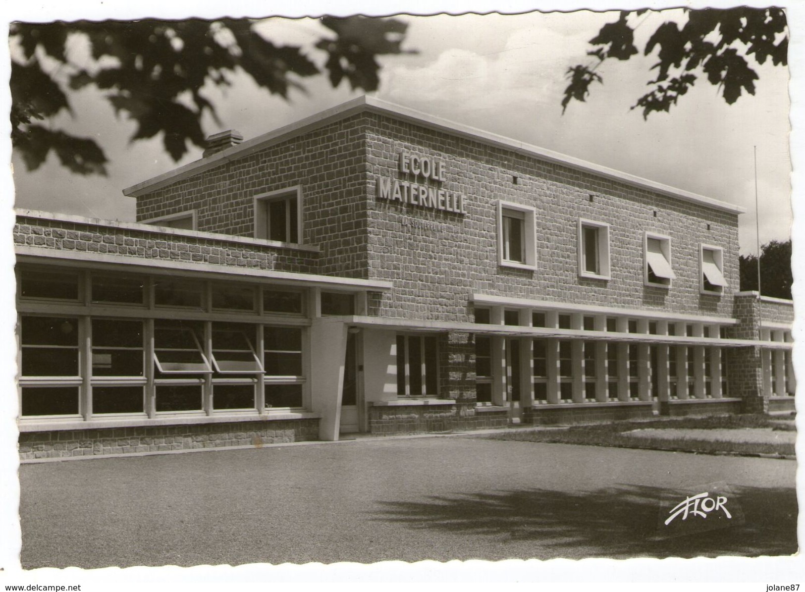 CPSM   23      LA SOUTERRAINE      1963      ECOLE MATERNELLE - La Souterraine