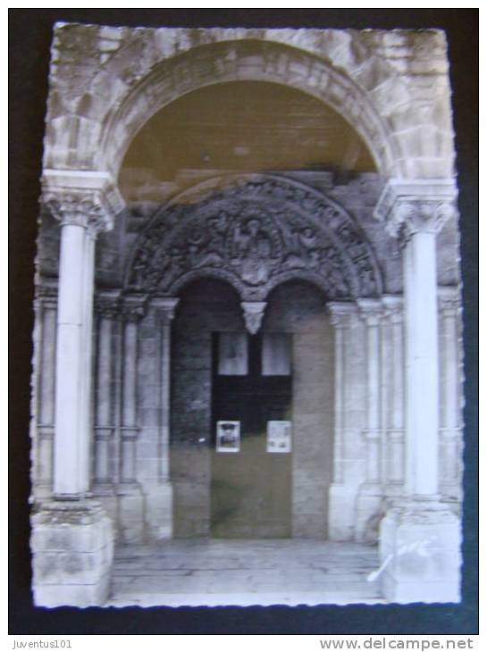 1081 Z - CPSM 64 Sauveterre En Bearn-Le Porche Roman De L'église - Sauveterre De Bearn
