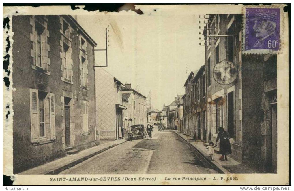 Saint-Amand-sur-Sèvres. Deux Sèvres 79. La Rue Principale. Vieille Voiture Citroën... - Autres & Non Classés