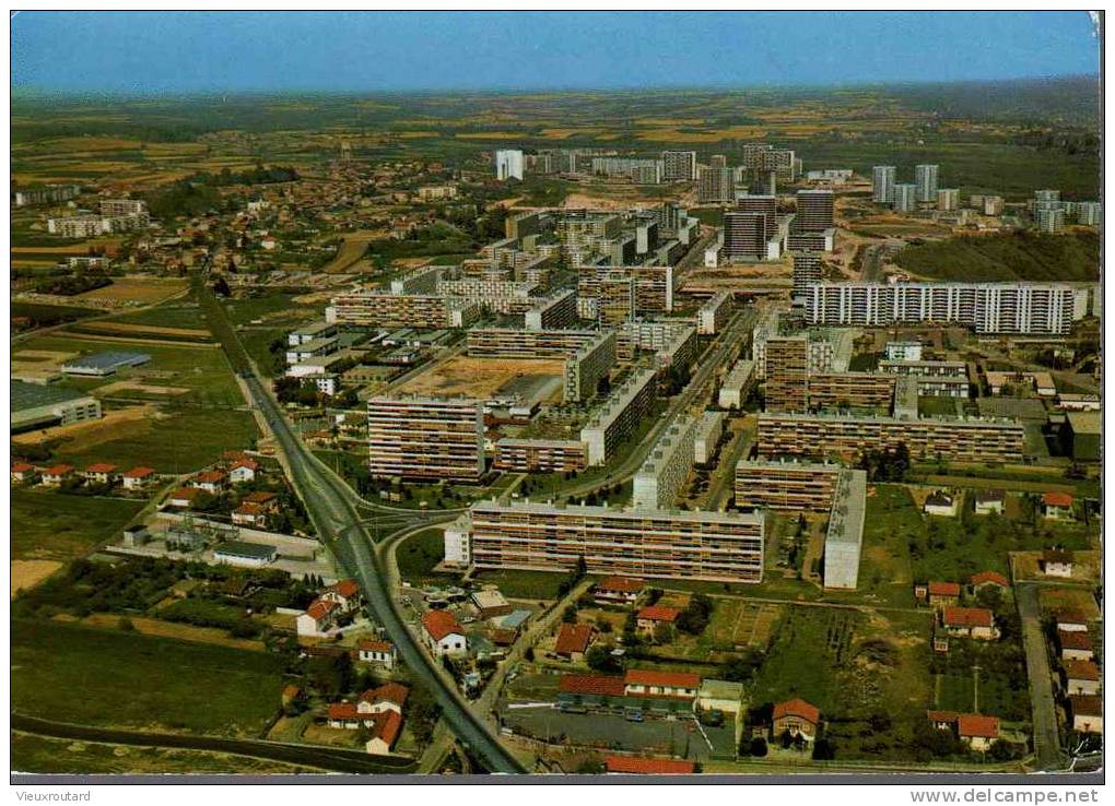 CPSM. RILLIEUX. VUE GENERALE  AERIENNE. DATEE 1976. - Rillieux La Pape