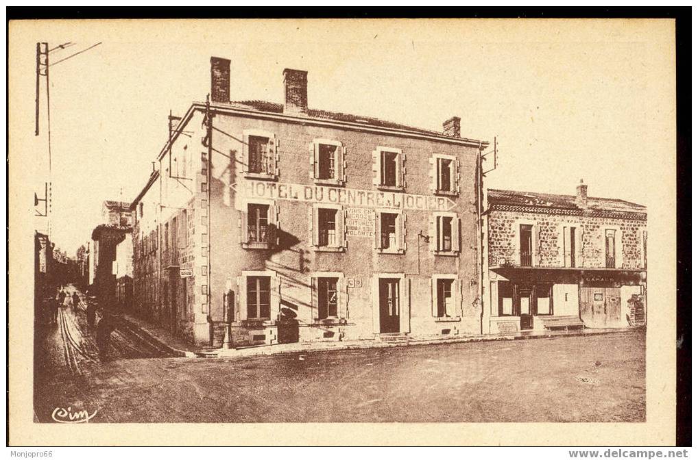 CPA De Montfaucon-du-Velay – Façade De L’Hôtel Du Centre & Liocier - Montfaucon En Velay